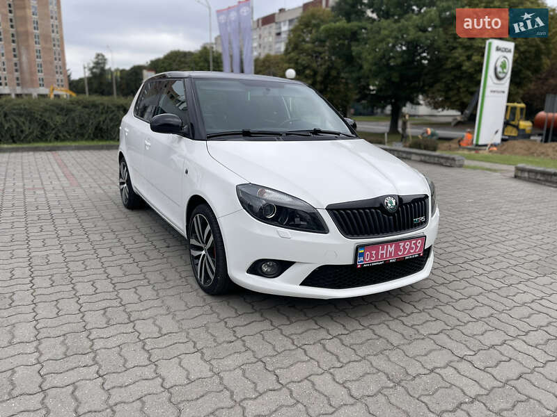Хэтчбек Skoda Fabia 2012 в Луцке