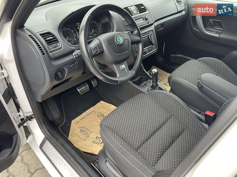 Хэтчбек Skoda Fabia 2012 в Луцке