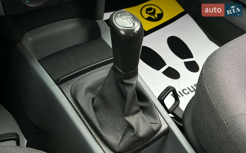 Хэтчбек Skoda Fabia 2002 в Львове