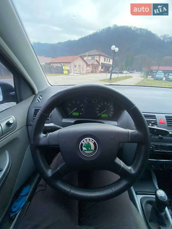 Хэтчбек Skoda Fabia 2004 в Поляне