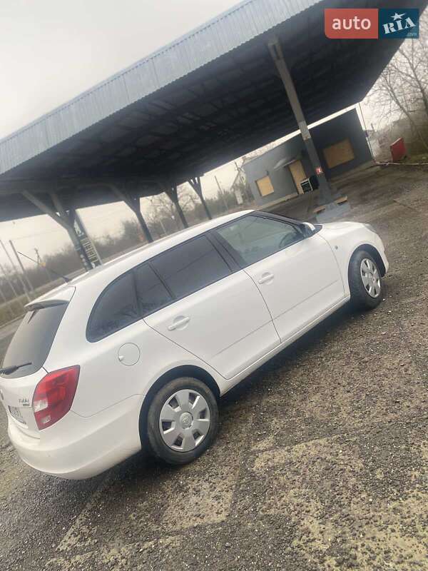 Хэтчбек Skoda Fabia 2010 в Ужгороде