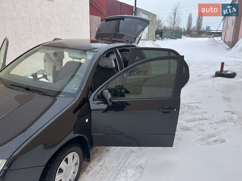 Хетчбек Skoda Fabia 2006 в Волочиську