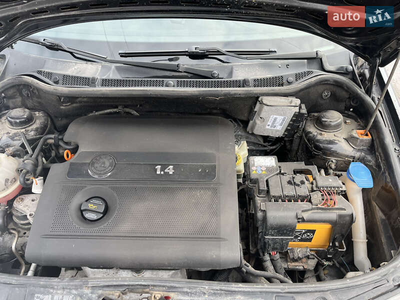 Хетчбек Skoda Fabia 2006 в Волочиську