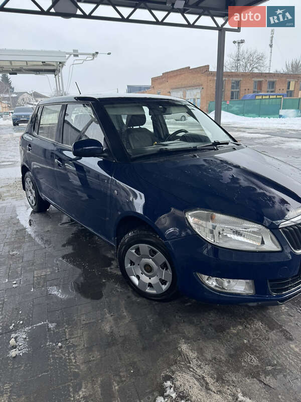 Хэтчбек Skoda Fabia 2012 в Лубнах