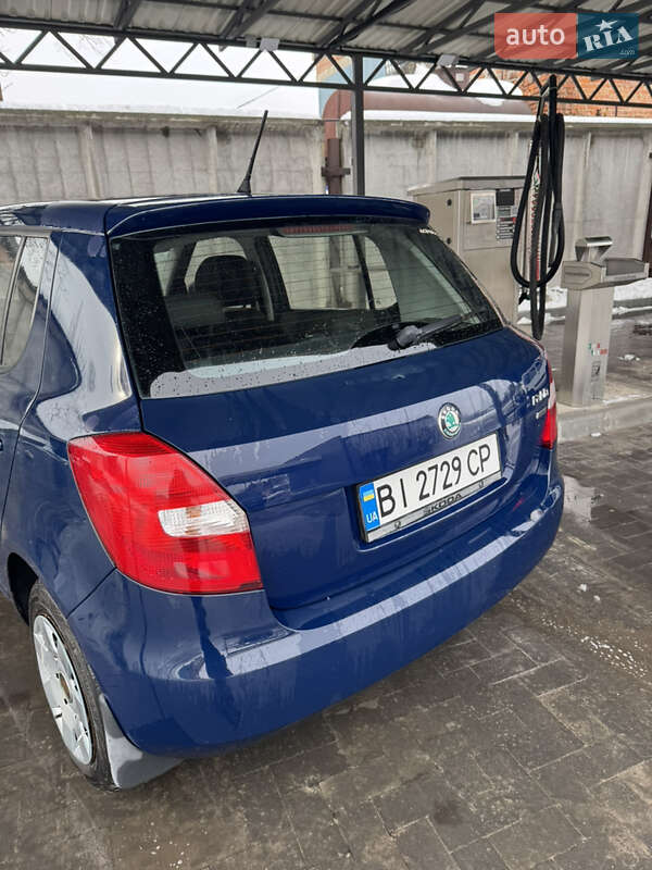 Хэтчбек Skoda Fabia 2012 в Лубнах