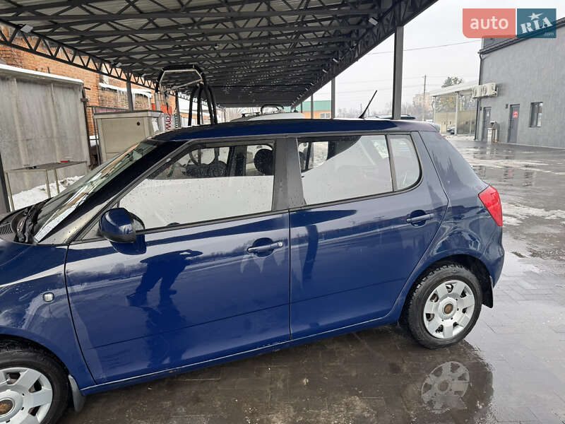 Хэтчбек Skoda Fabia 2012 в Лубнах