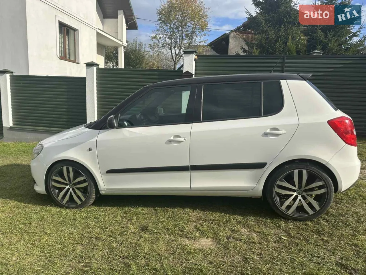 2011 Skoda Fabia - мініатюра 22