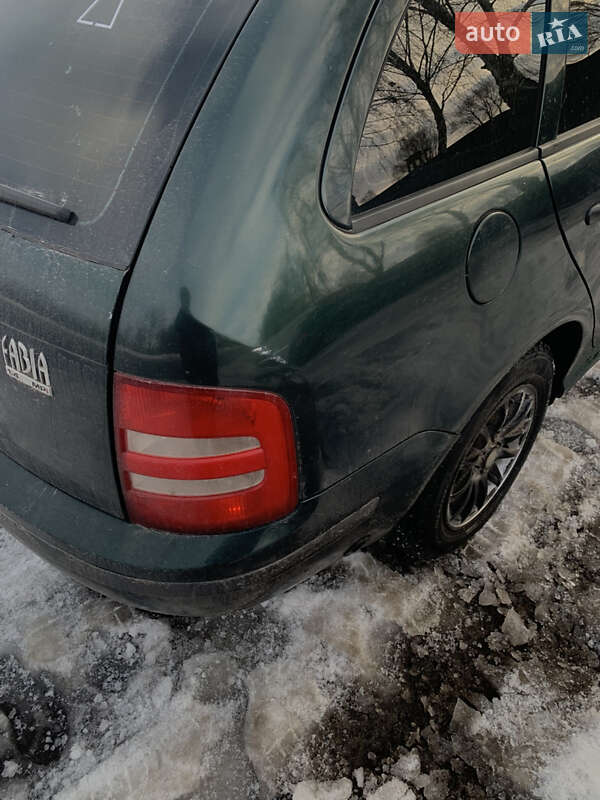 Универсал Skoda Fabia 2003 в Згуровке
