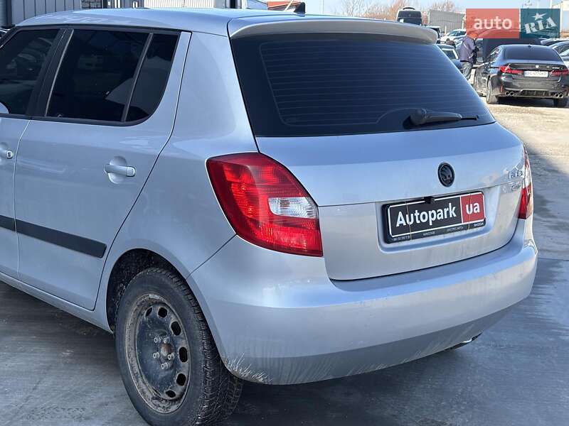 Хэтчбек Skoda Fabia 2011 в Львове