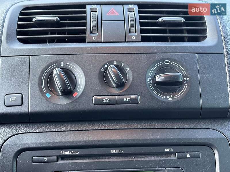 Хэтчбек Skoda Fabia 2011 в Львове