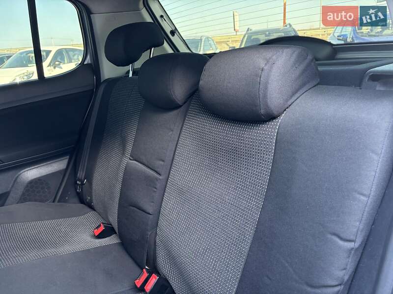 Хэтчбек Skoda Fabia 2011 в Львове