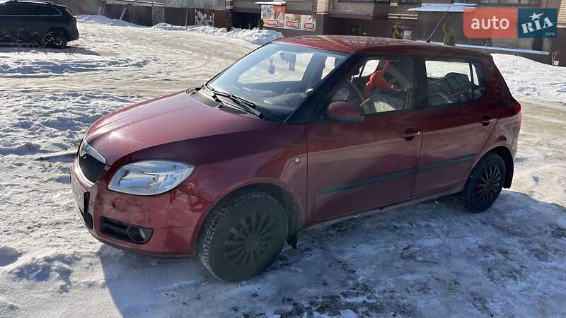 Хэтчбек Skoda Fabia 2008 в Чернигове
