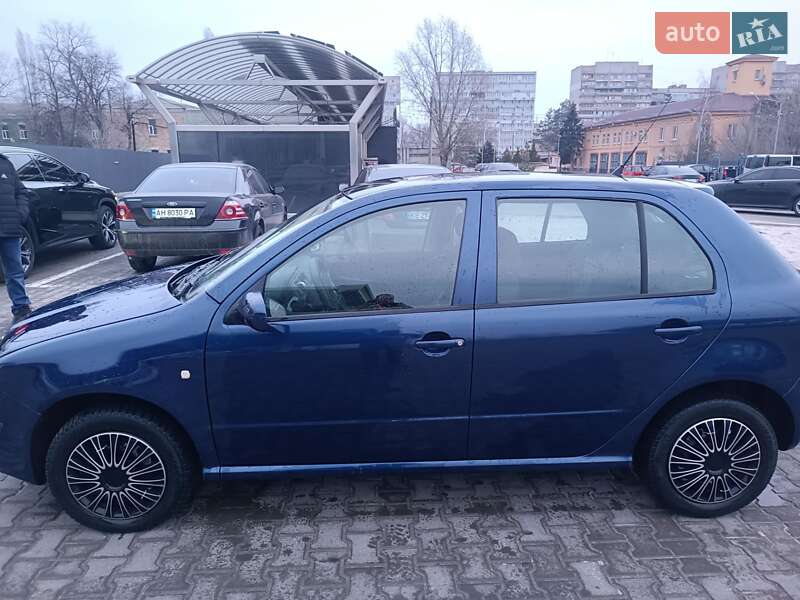 Хэтчбек Skoda Fabia 2006 в Днепре