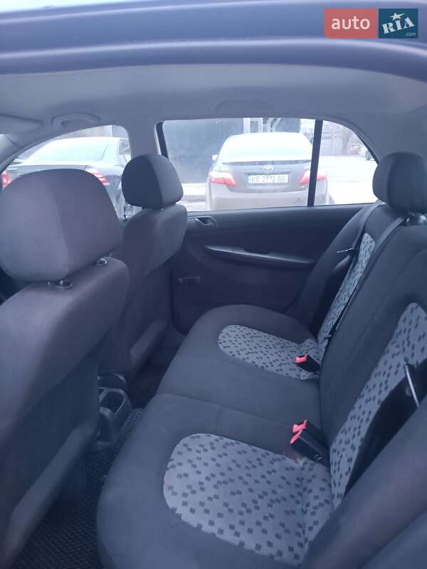 Хэтчбек Skoda Fabia 2006 в Днепре