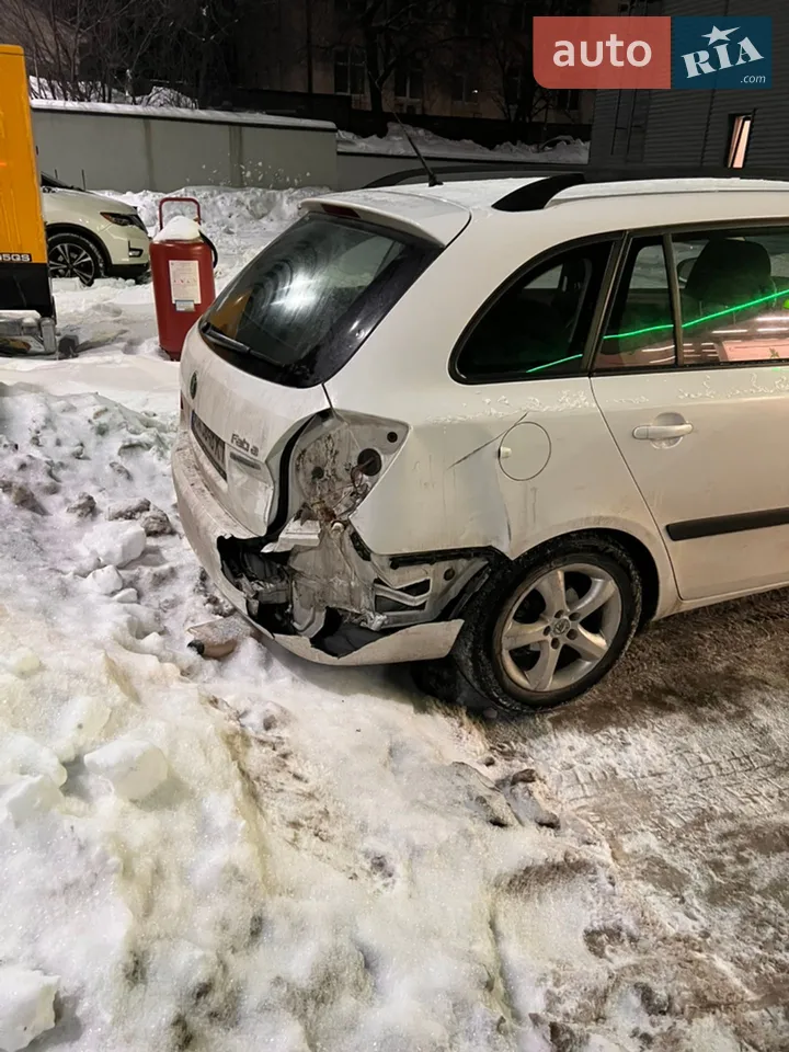 2011 Skoda Fabia - мініатюра 12