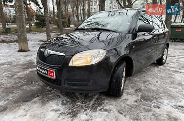 Хэтчбек Skoda Fabia 2010 в Киеве