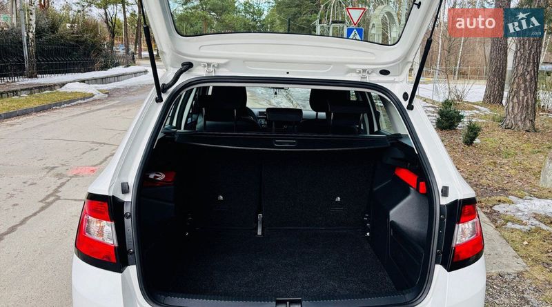 Універсал Skoda Fabia 2021 в Києві