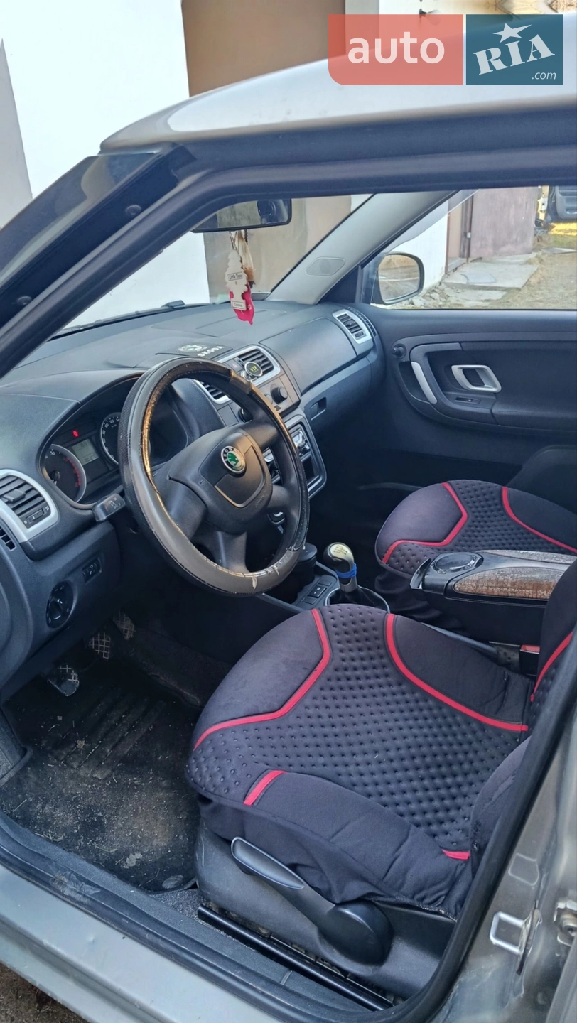 2010 Skoda Fabia - мініатюра 3