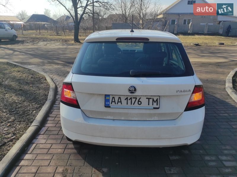Хэтчбек Skoda Fabia 2018 в Днепре