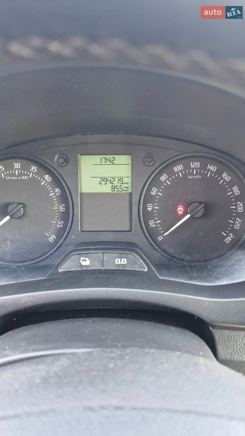 2011 Skoda Fabia - мініатюра 9