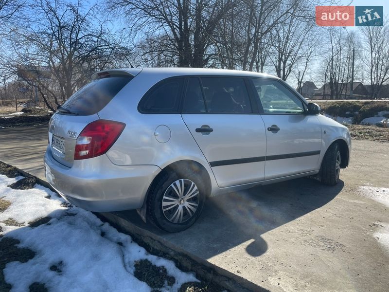Универсал Skoda Fabia 2009 в Житомире