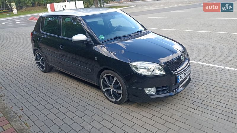 Хэтчбек Skoda Fabia 2009 в Луцке