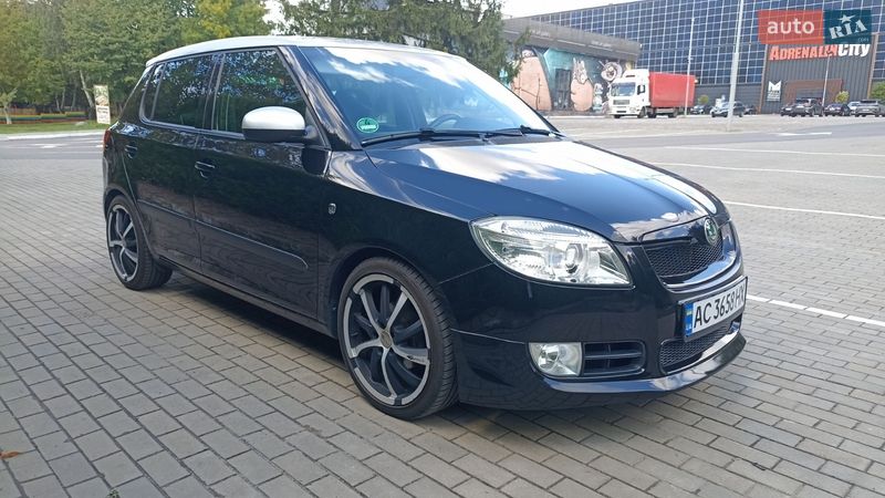 Хэтчбек Skoda Fabia 2009 в Луцке