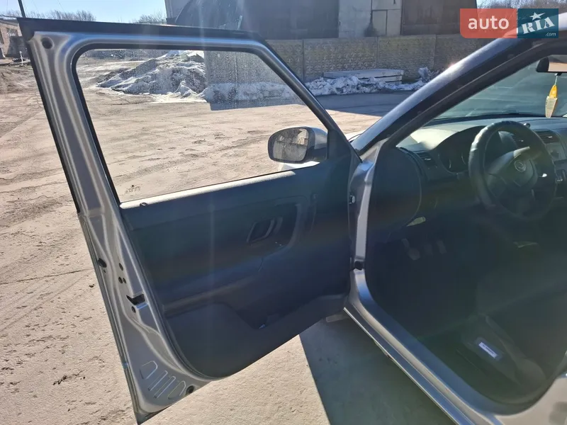 Skoda Fabia 2012 VIN TMBJC45J6DB500484 фото оголошення 18 з 58