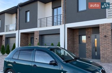 Хэтчбек Skoda Fabia 2005 в Черновцах