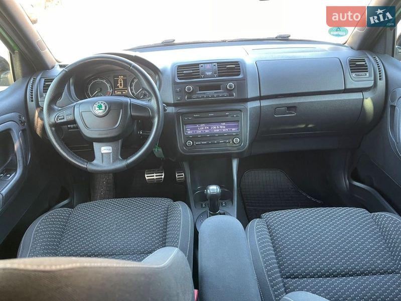Хэтчбек Skoda Fabia 2011 в Луцке