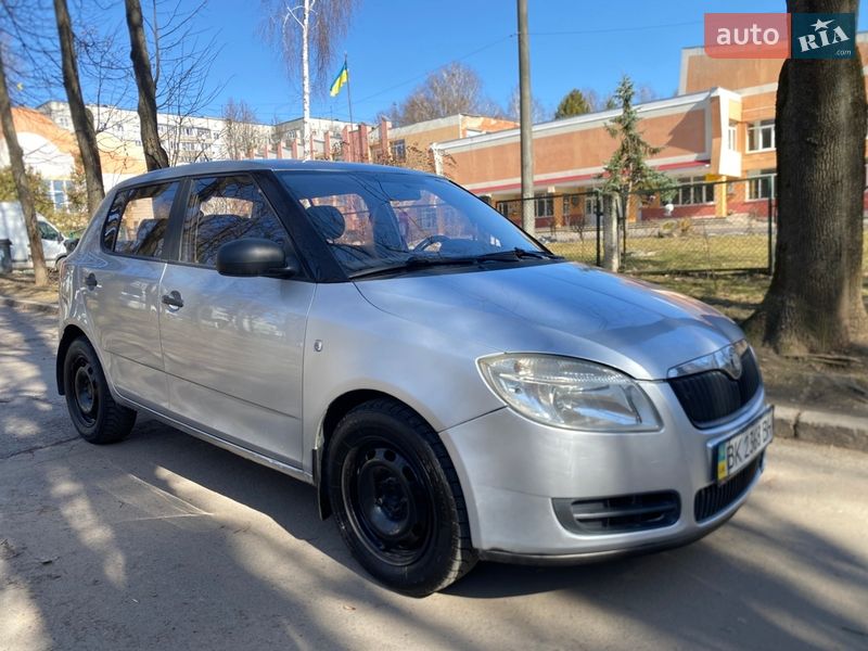 Хэтчбек Skoda Fabia 2008 в Ровно