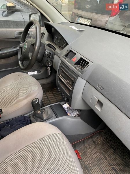 Хэтчбек Skoda Fabia 2001 в Киеве