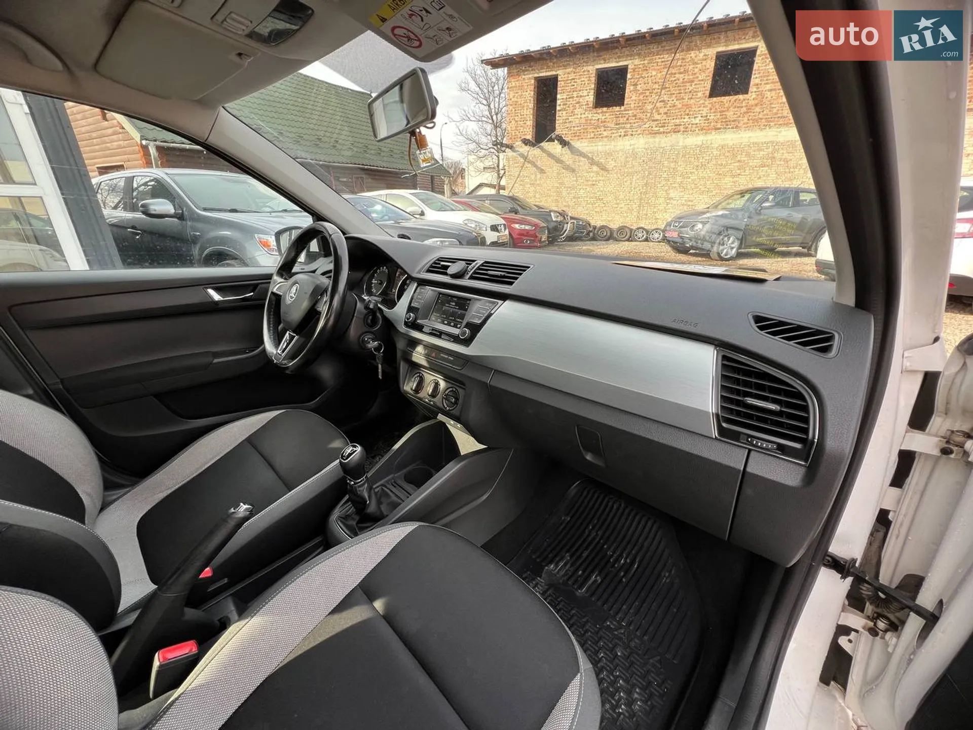2015 Skoda Fabia - мініатюра 24