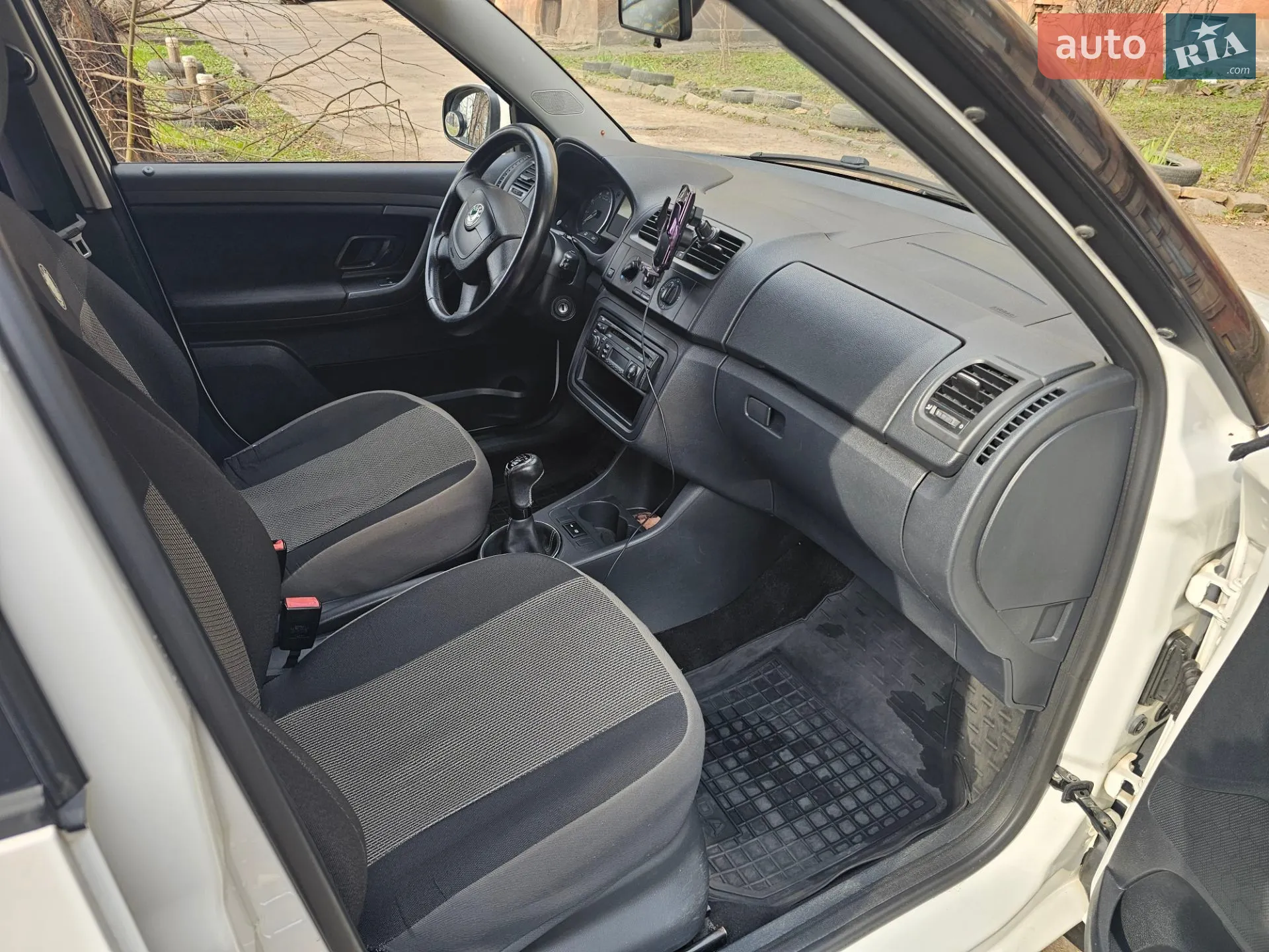 2011 Skoda Fabia - мініатюра 21
