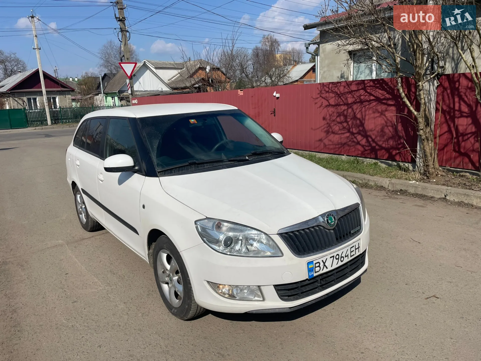 2011 Skoda Fabia - мініатюра 2