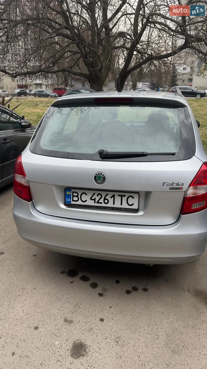 2010 Skoda Fabia - мініатюра 5