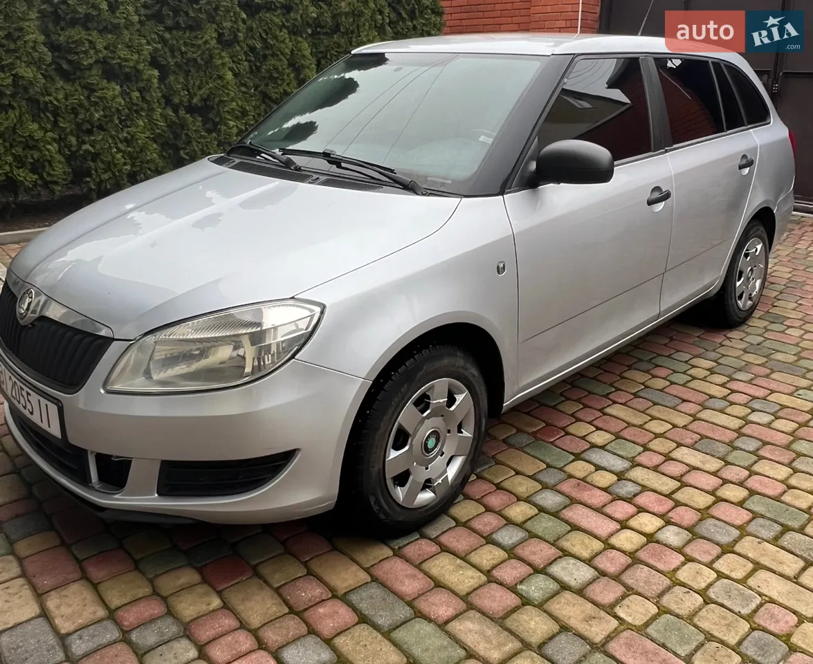 2010 Skoda Fabia - мініатюра 16