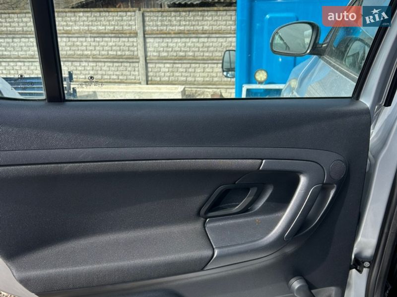 Хэтчбек Skoda Fabia 2015 в Луцке