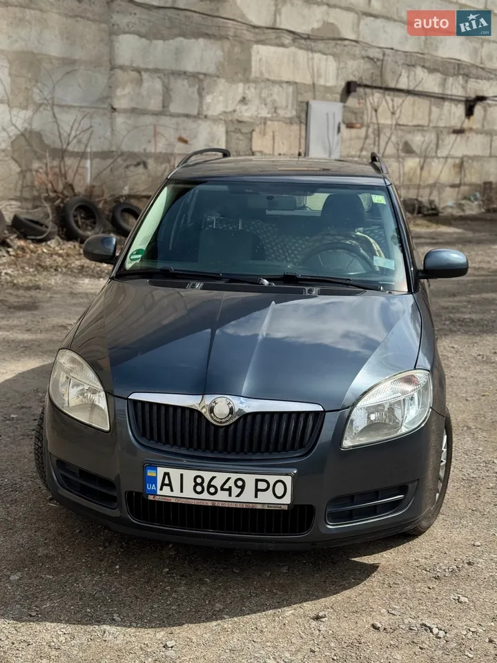 2010 Skoda Fabia - мініатюра 8