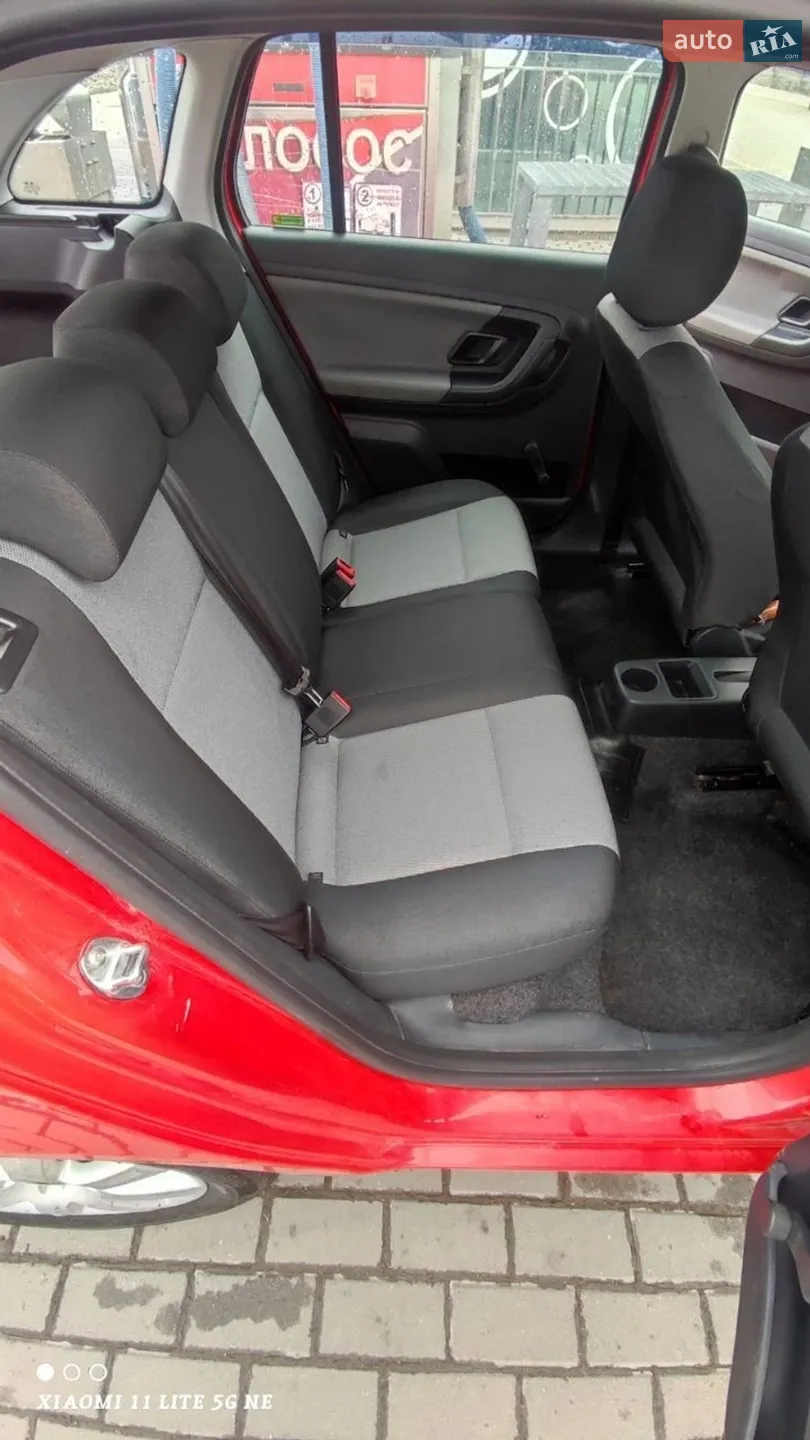 2012 Skoda Fabia - мініатюра 10