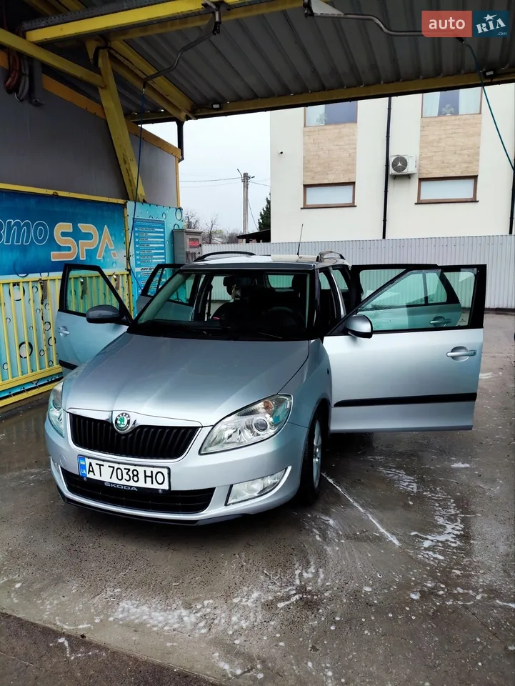 2011 Skoda Fabia - мініатюра 14