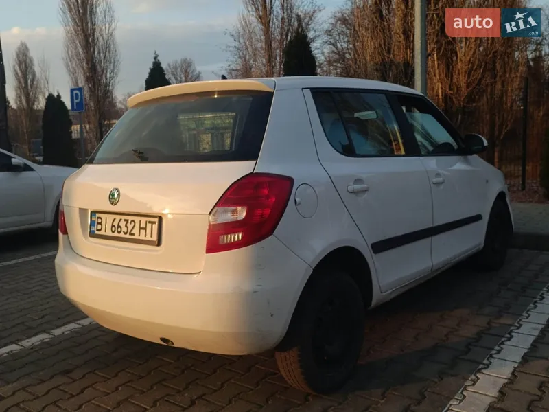 Skoda Fabia 2011 VIN TMBEC25J4C3023407 фото оголошення 4 з 48