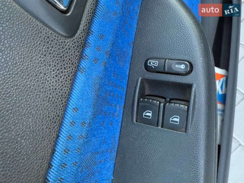 Хетчбек Skoda Fabia 2003 в Нововолинську