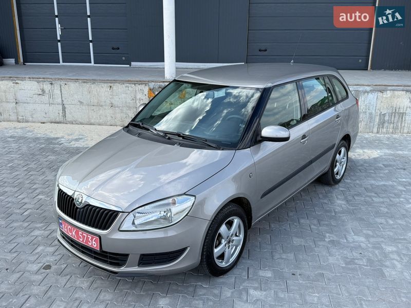 Універсал Skoda Fabia 2010 в Тернополі