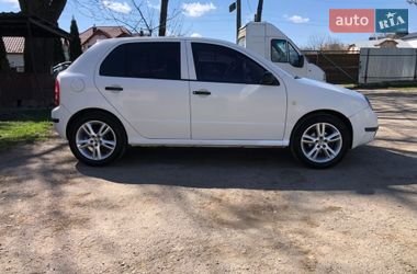 Хэтчбек Skoda Fabia 2003 в Самборе