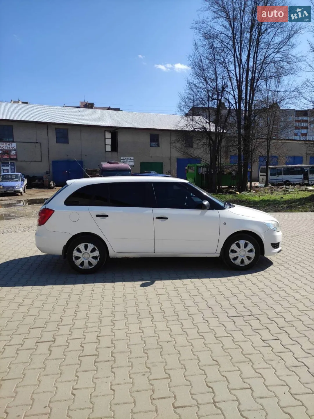 2010 Skoda Fabia - мініатюра 4