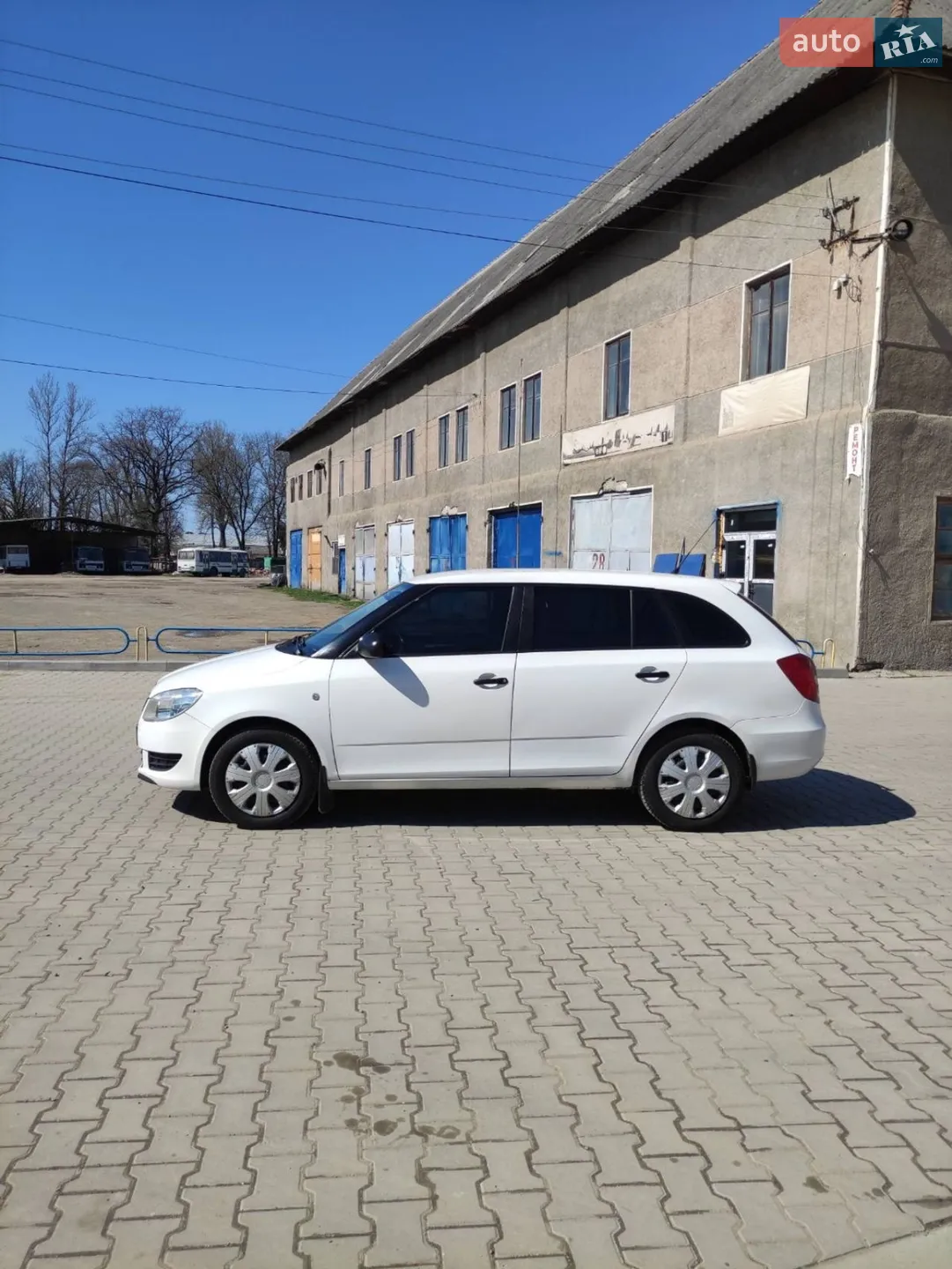 2010 Skoda Fabia - мініатюра 8