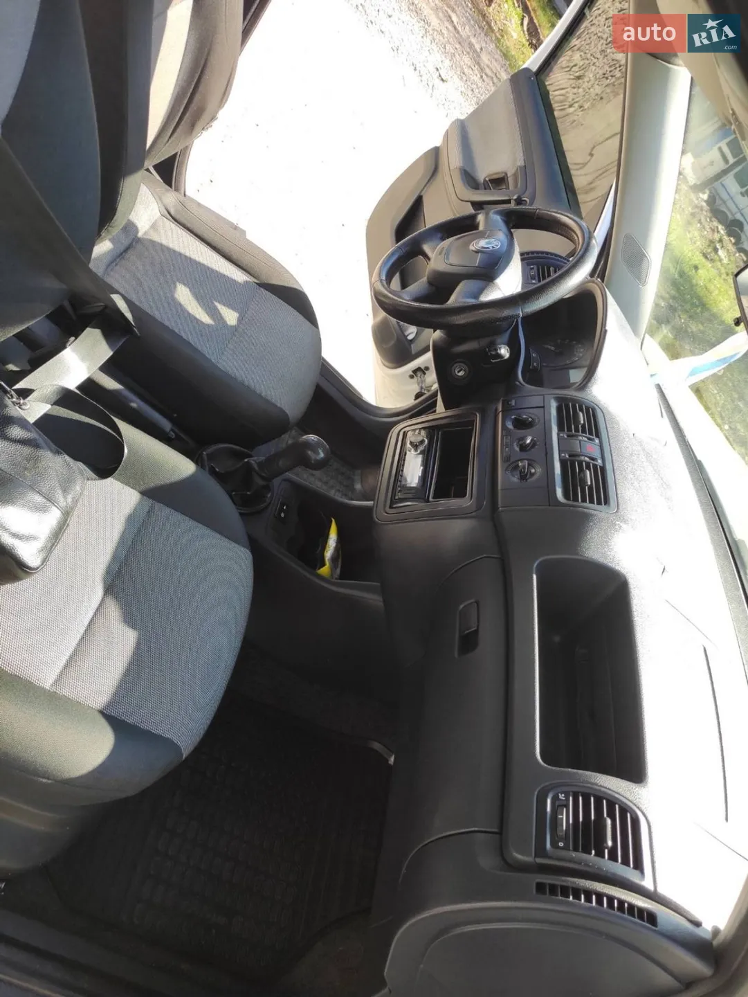 2010 Skoda Fabia - мініатюра 16
