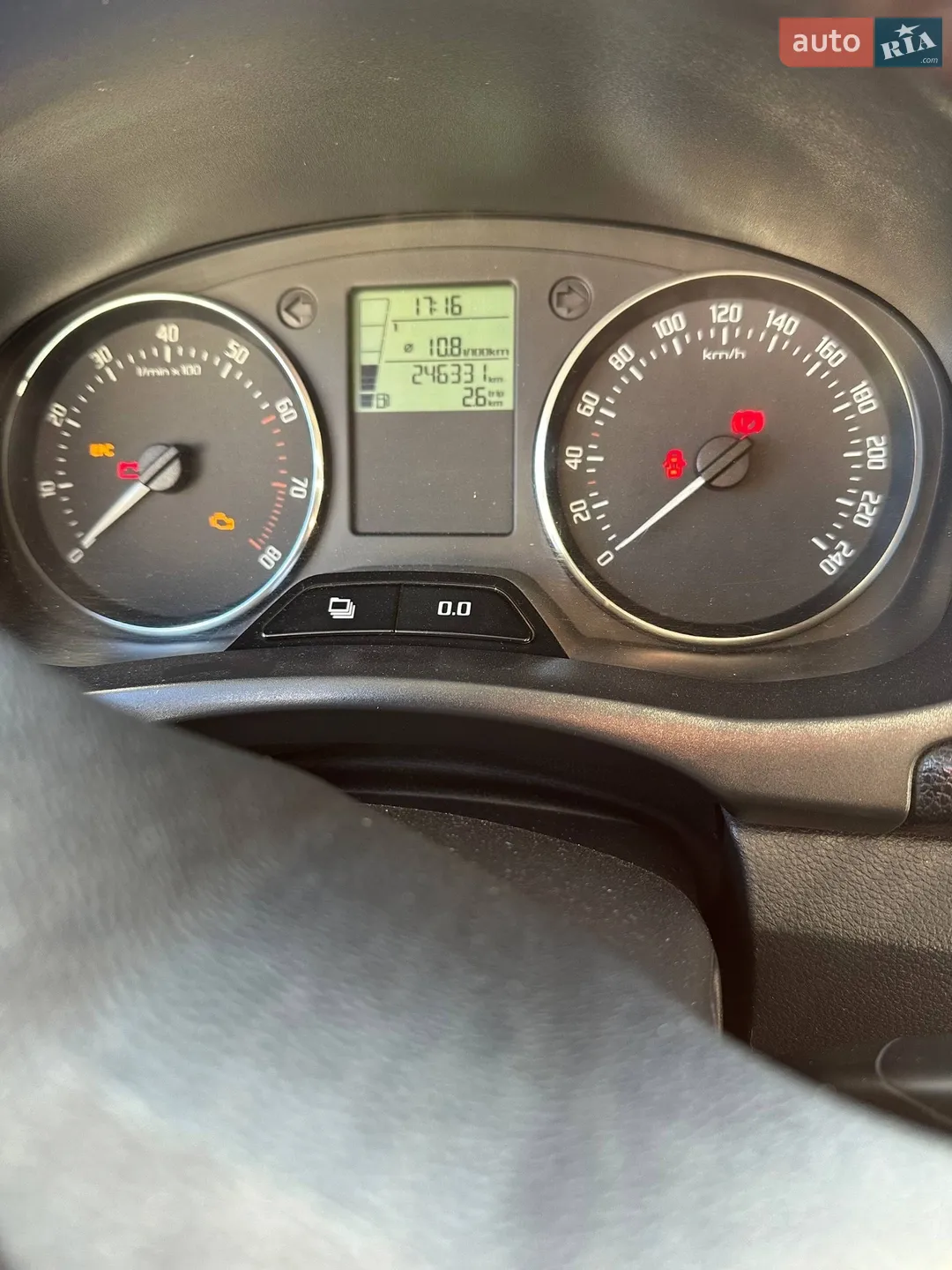 2012 Skoda Fabia - мініатюра 2
