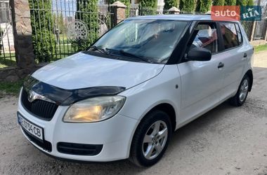 Хетчбек Skoda Fabia 2009 в Чернівцях